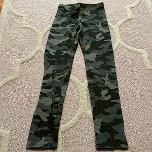 Old navy camo leggings